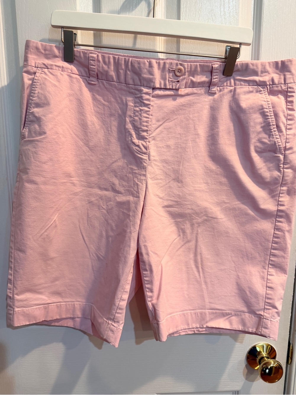 Women’s Vineyard Vines Classic Pink Chino Shorts Size 16
